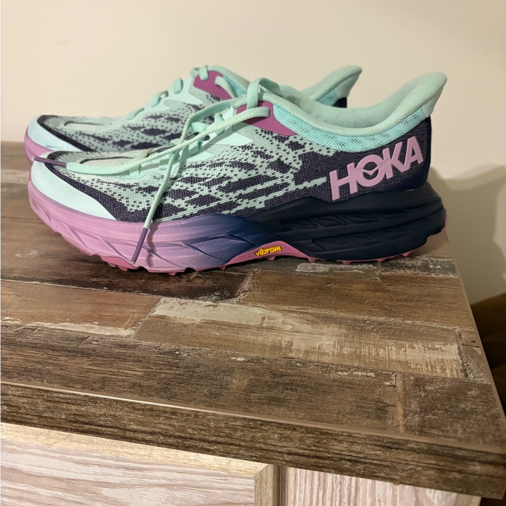 Hoka One One Speedgoat 5 Sneakers
